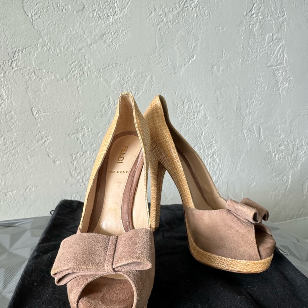 Fendi Women's Beige Bow Peep-Toe Heels